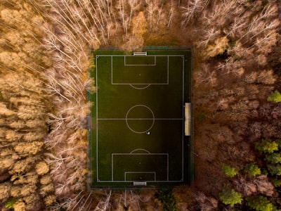 هدافي الدوري الإنجليزي 2025من يتصدر السباق نحو لقب الهداف؟